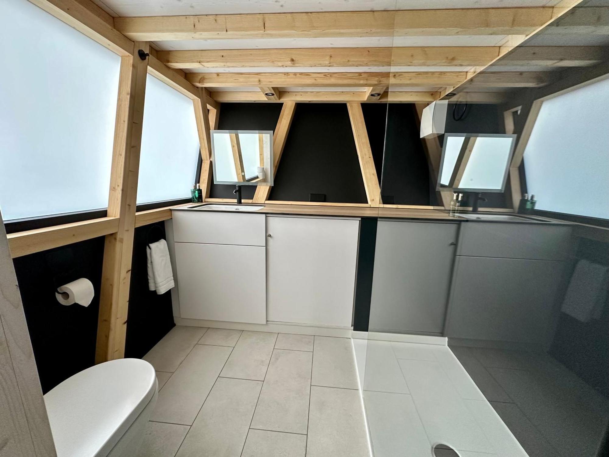 فندق Basecamp Ijmuiden Aan Zee المظهر الخارجي الصورة
